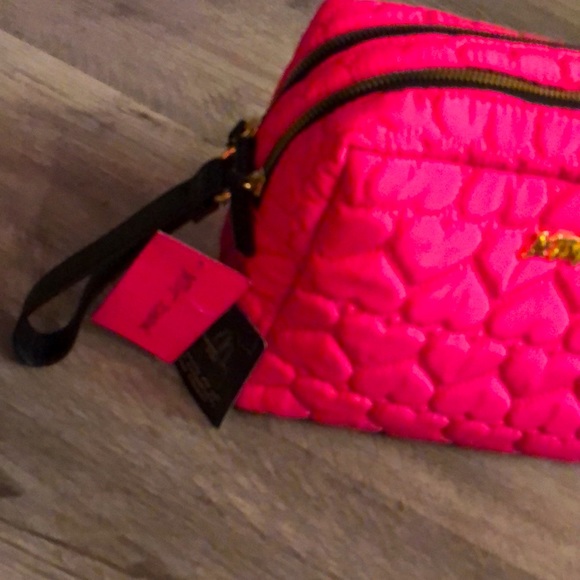 Betsey Johnson Hot Pink Quilted Heart Double Zip Cosmetic Case Makeup Bag NWT - Picture 14 of 16